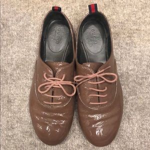 GUCCI patent leather Oxford flats